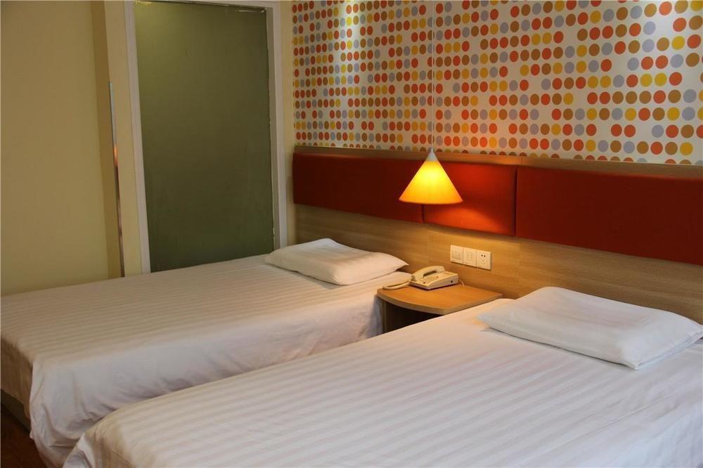 Home Inn Chengdu Kuanzhai Alley New City Square Extérieur photo
