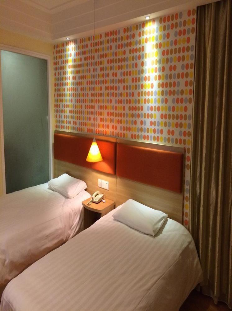 Home Inn Chengdu Kuanzhai Alley New City Square Extérieur photo