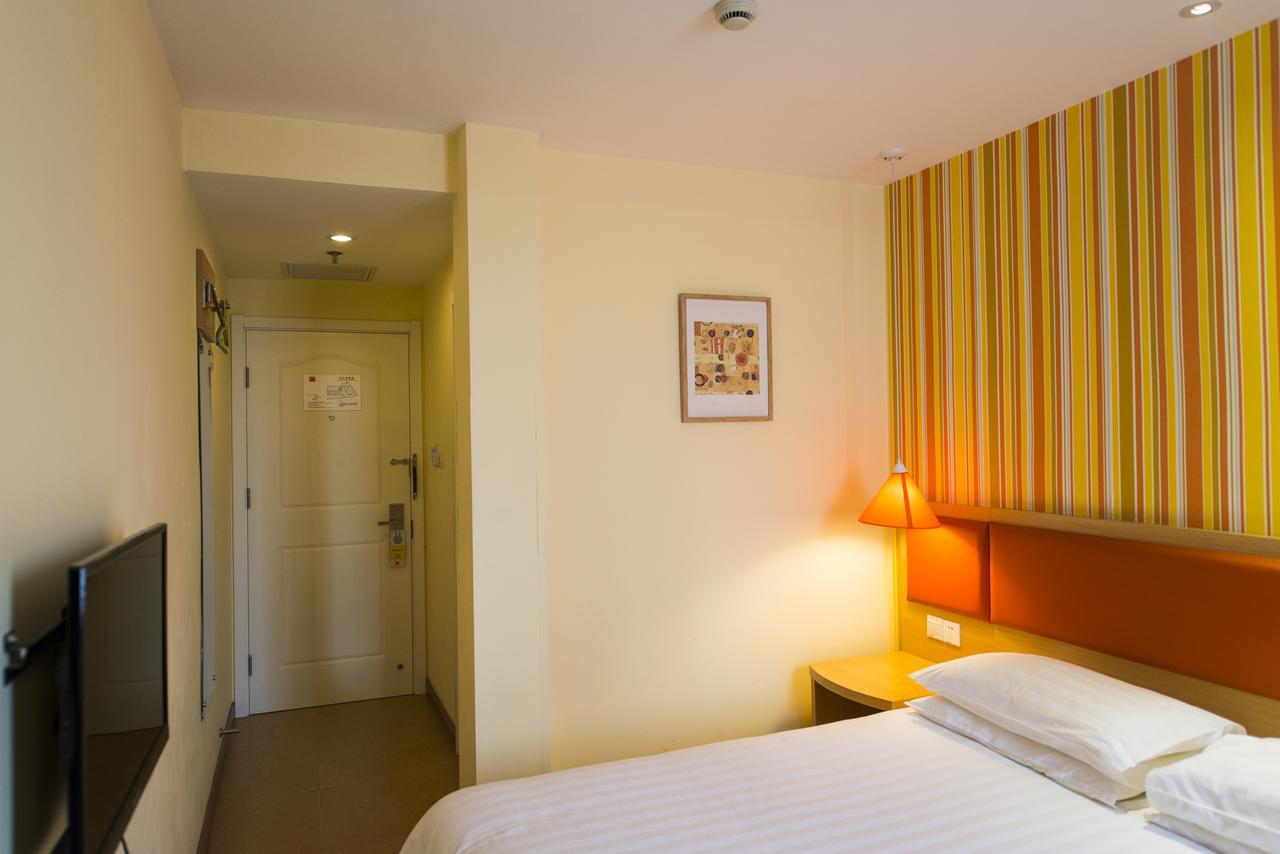 Home Inn Chengdu Kuanzhai Alley New City Square Extérieur photo